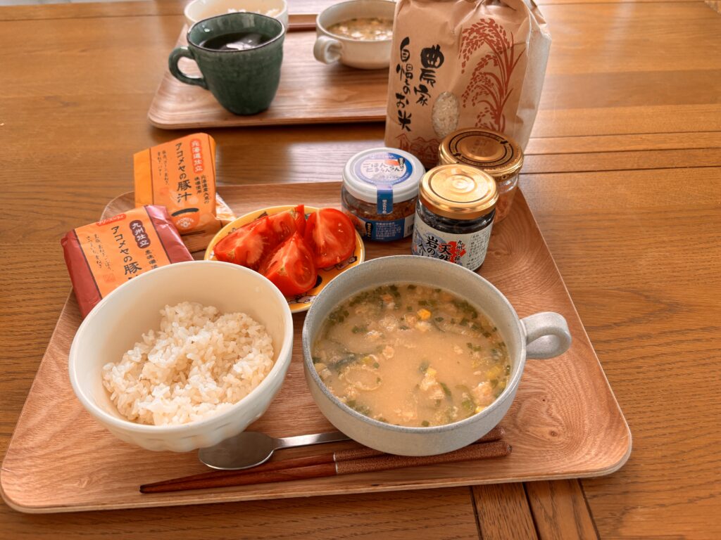 アコメヤの豚汁