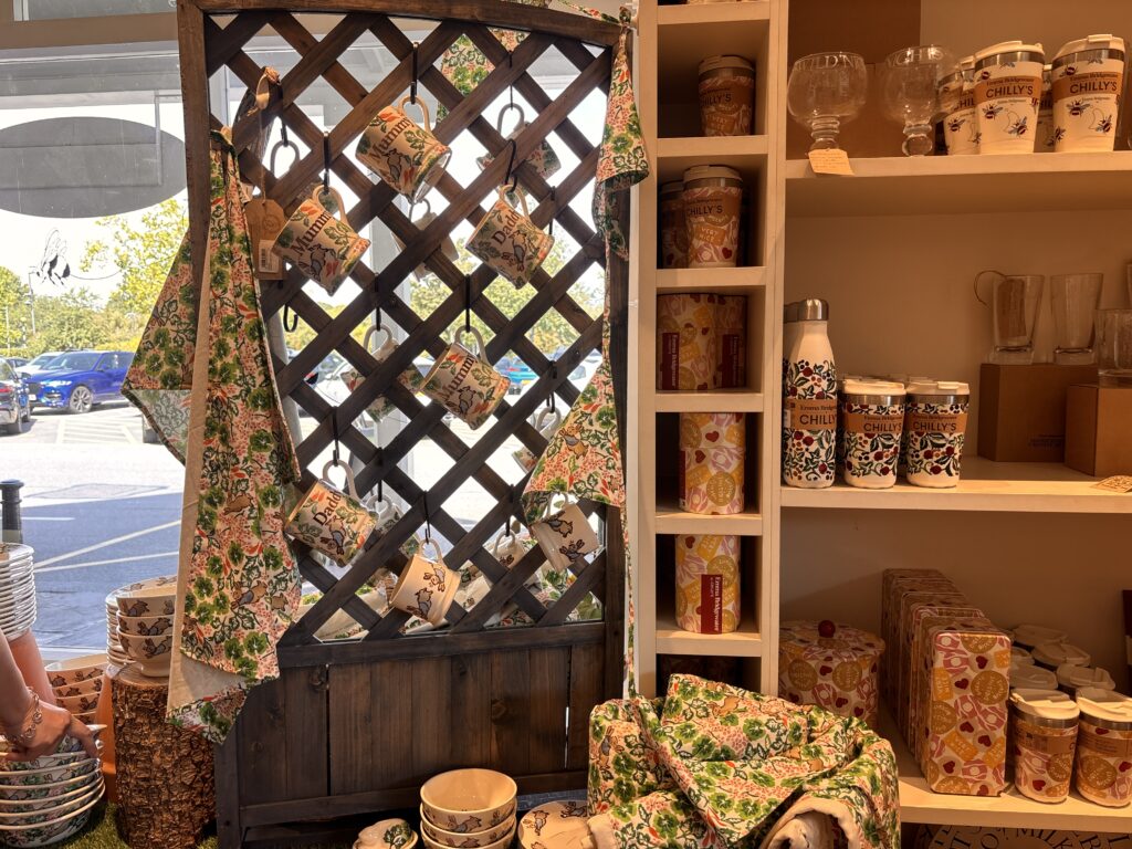 Bicester Village(ビスタービレッジ)でのEmma Bridgewater(エマ・ブリッジウォーター)の商品