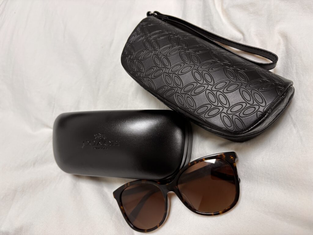 Bicester Village(ビスタービレッジ)で購入したコーチのサングラス