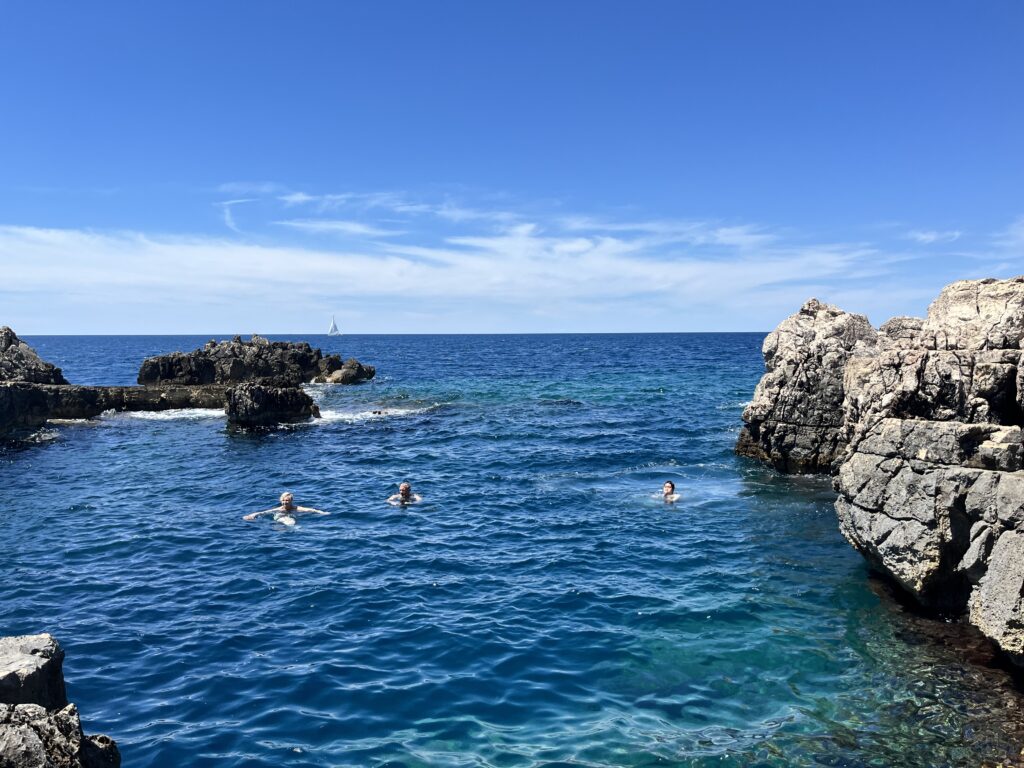 クロアチア・ドブロブニクから行ける離島のロクロム島