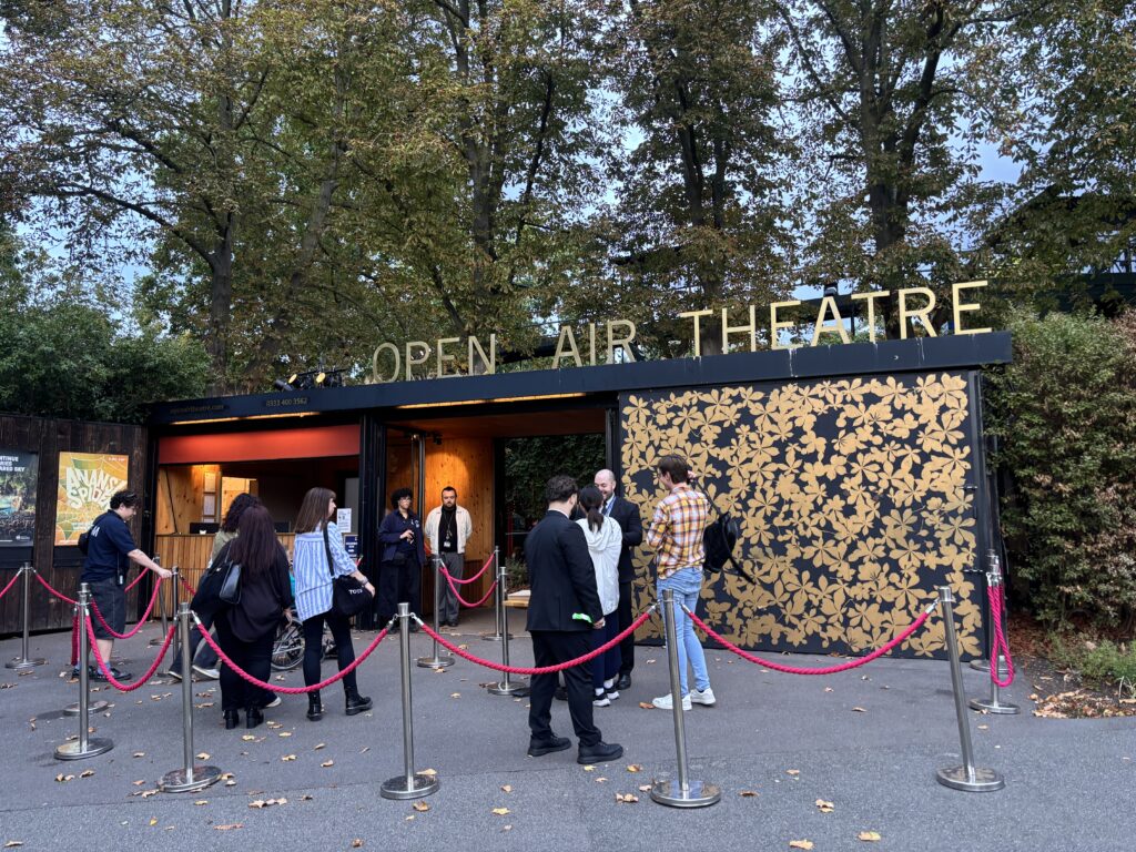 リージェンツパークの野外ステージ”Regent’s Park Open Air Theatre