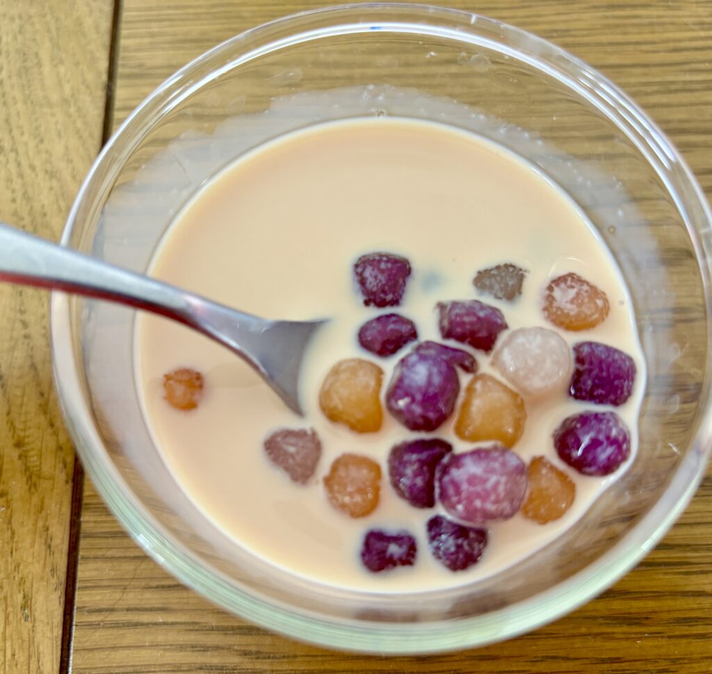 ロンドンの中華スーパーで購入できる冷凍芋圓(ユーユェン)