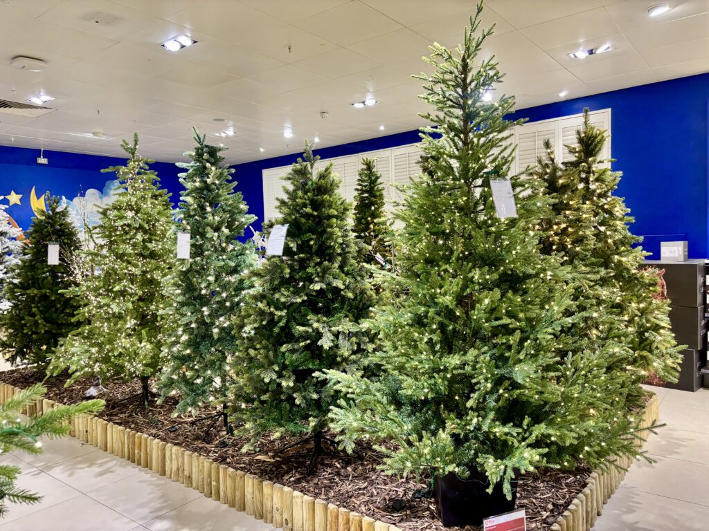 ロンドンの有名百貨店John Lewis（ジョンルイス）のクリスマスグッズ売り場