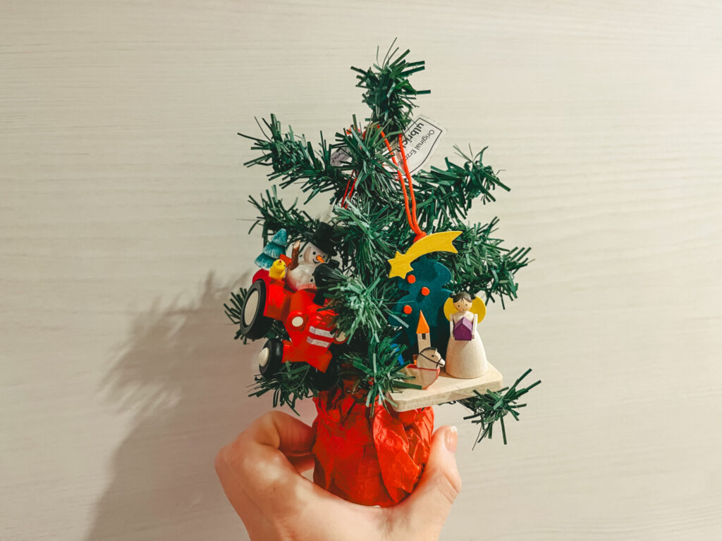 ダイソーの20cmクリスマスツリー